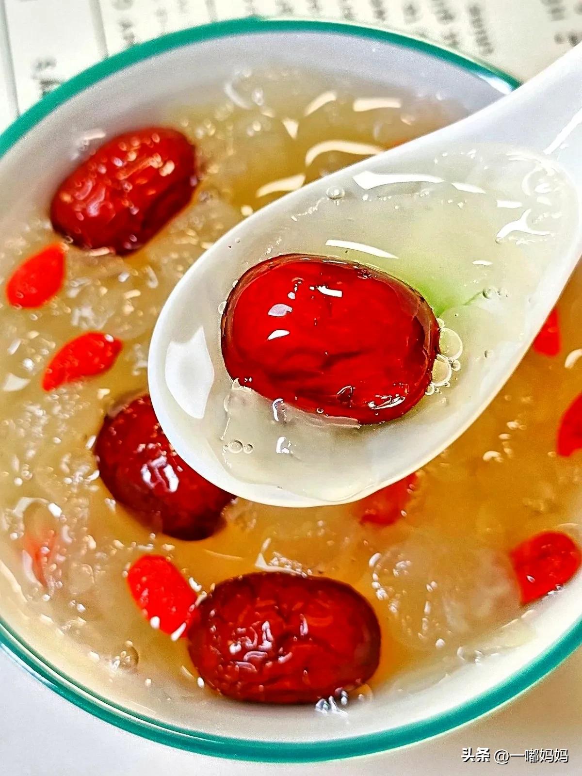 哺乳期媽媽營養(yǎng)食譜_奶水不足寶媽該吃什么_產(chǎn)后哺乳期飲食營養(yǎng)