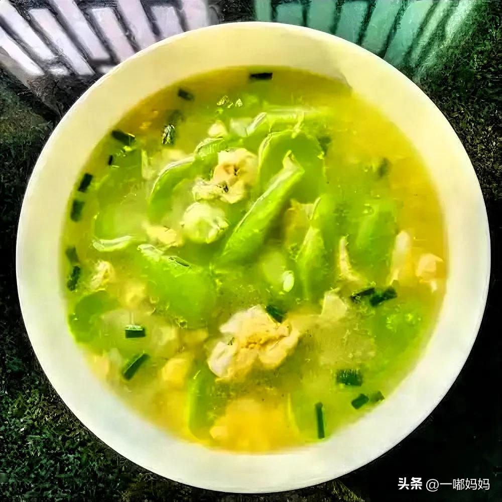 產(chǎn)后哺乳期飲食營養(yǎng)_奶水不足寶媽該吃什么_哺乳期媽媽營養(yǎng)食譜